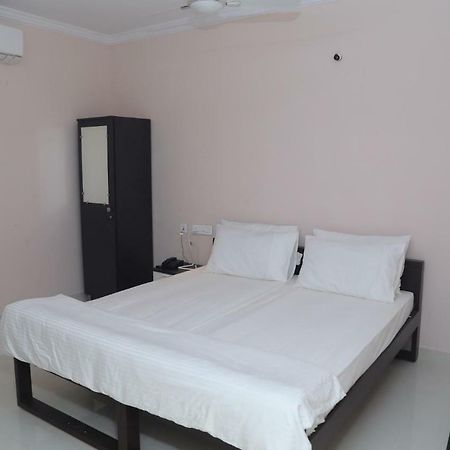 Brindavan Suites Visakhapatnam Bagian luar foto